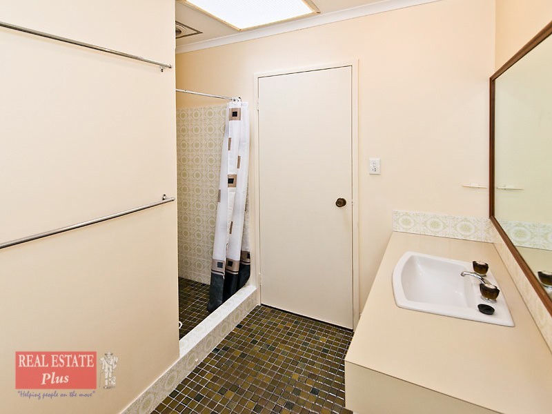 13 Burtonia Way, Forrestfield WA 6058