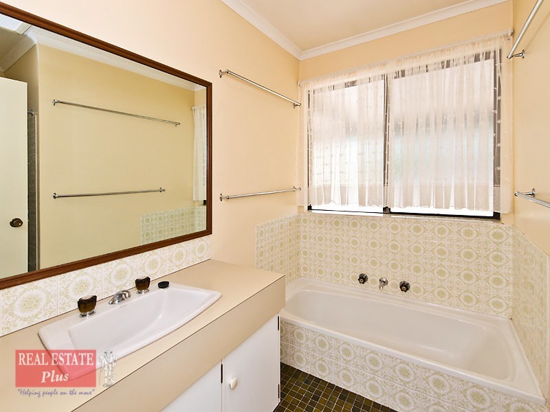 13 Burtonia Way, Forrestfield WA 6058