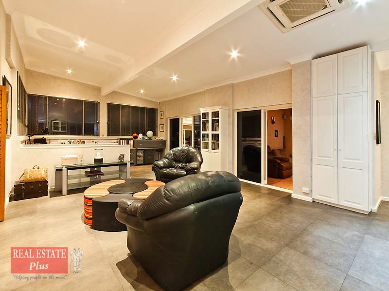 6 Forrest Road, Swan View WA 6056