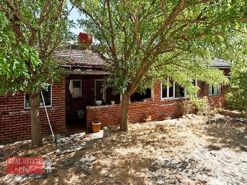 23 Coongan Avenue, Greenmount WA 6056