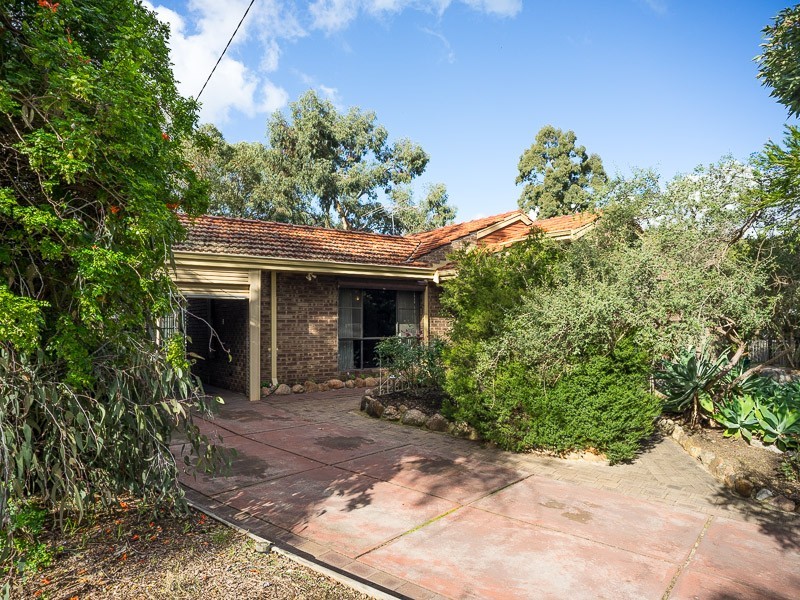 6 Melville Court, Helena Valley WA 6056