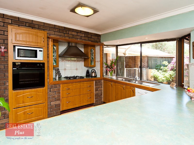 6 Melville Court, Helena Valley WA 6056