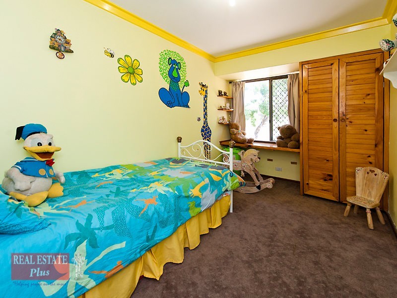 6 Melville Court, Helena Valley WA 6056
