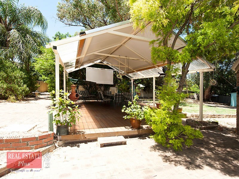 6 Melville Court, Helena Valley WA 6056