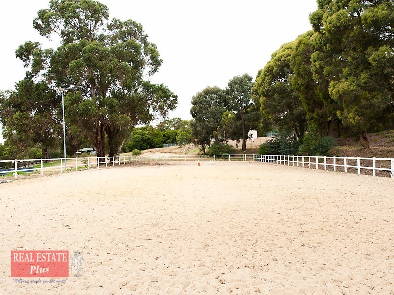 3010 Riley Road, Stoneville WA 6081