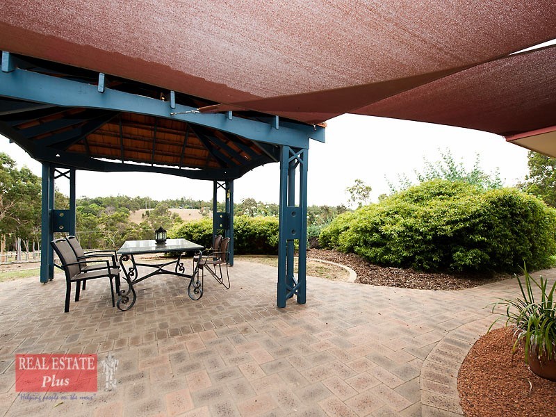 3010 Riley Road, Stoneville WA 6081