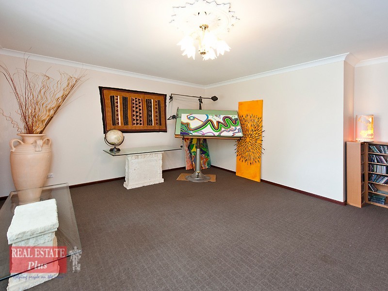 20 Lourdes Street, Lesmurdie WA 6076