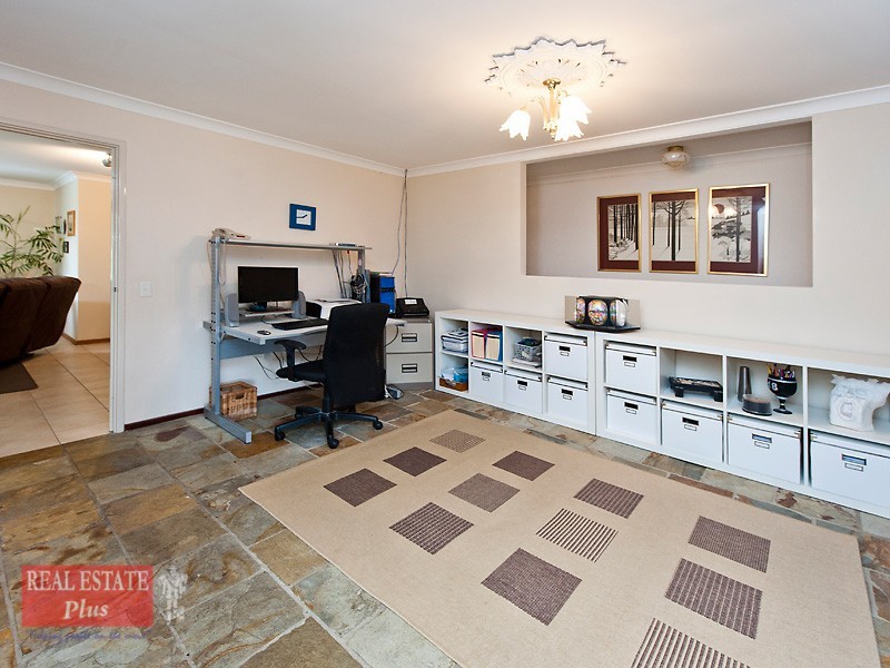 20 Lourdes Street, Lesmurdie WA 6076