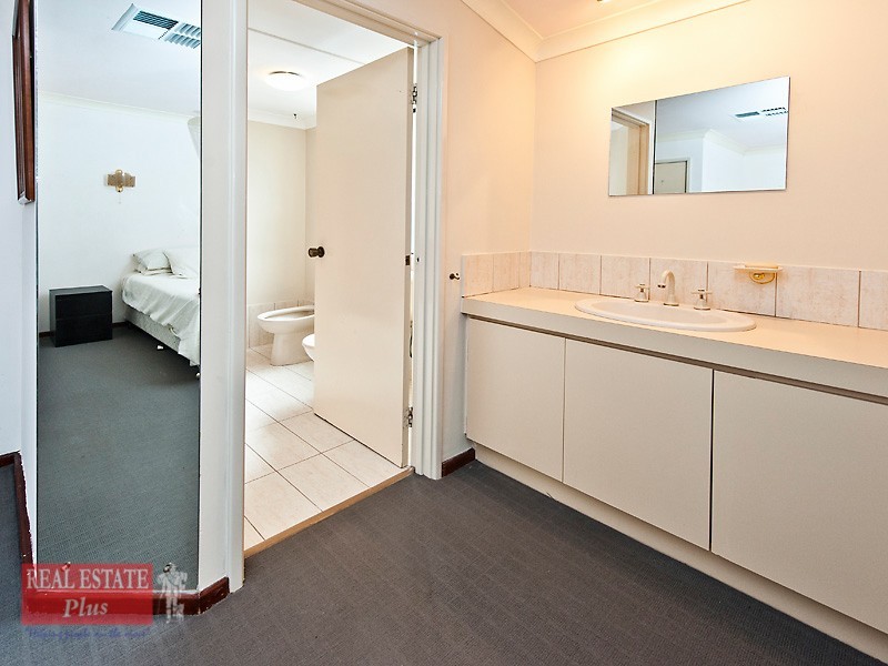 20 Lourdes Street, Lesmurdie WA 6076