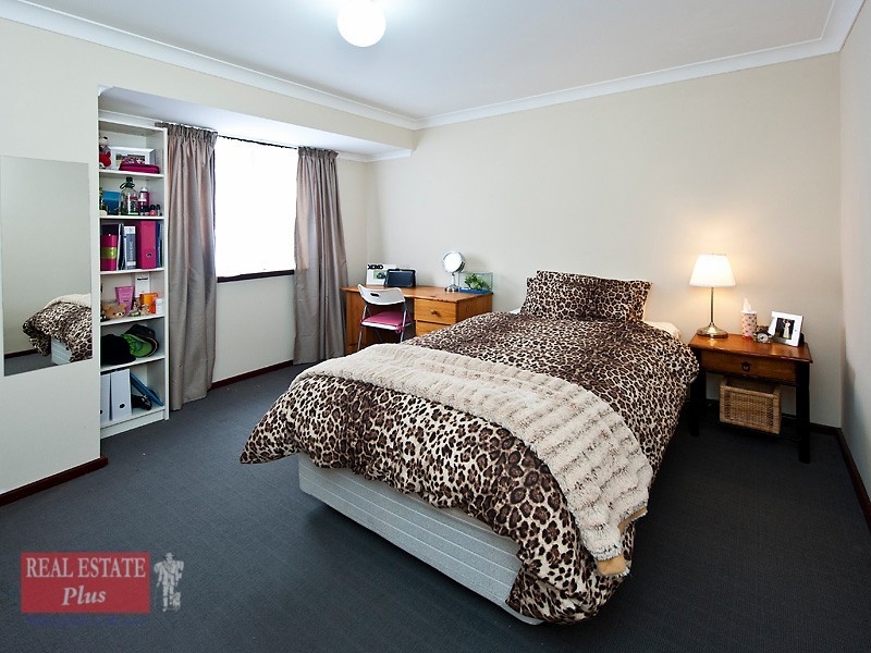 20 Lourdes Street, Lesmurdie WA 6076