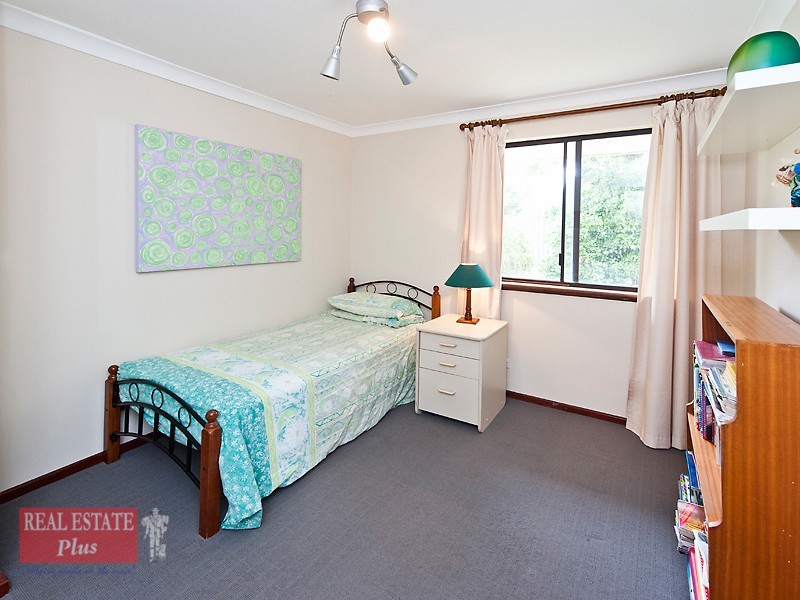 20 Lourdes Street, Lesmurdie WA 6076