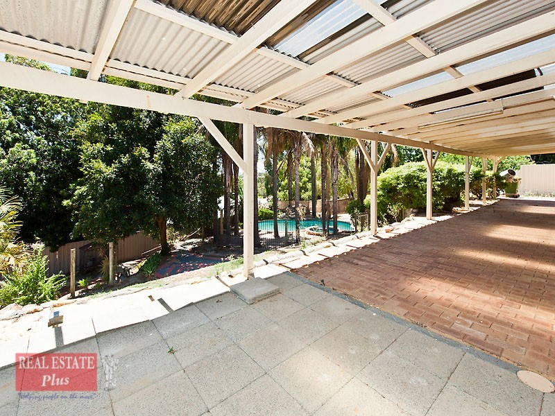 13 Linthorn Crescent, Greenmount WA 6056