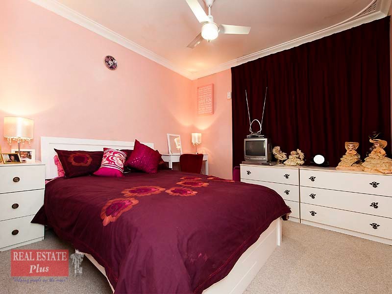 41 Connaught Street, Forrestfield WA 6058