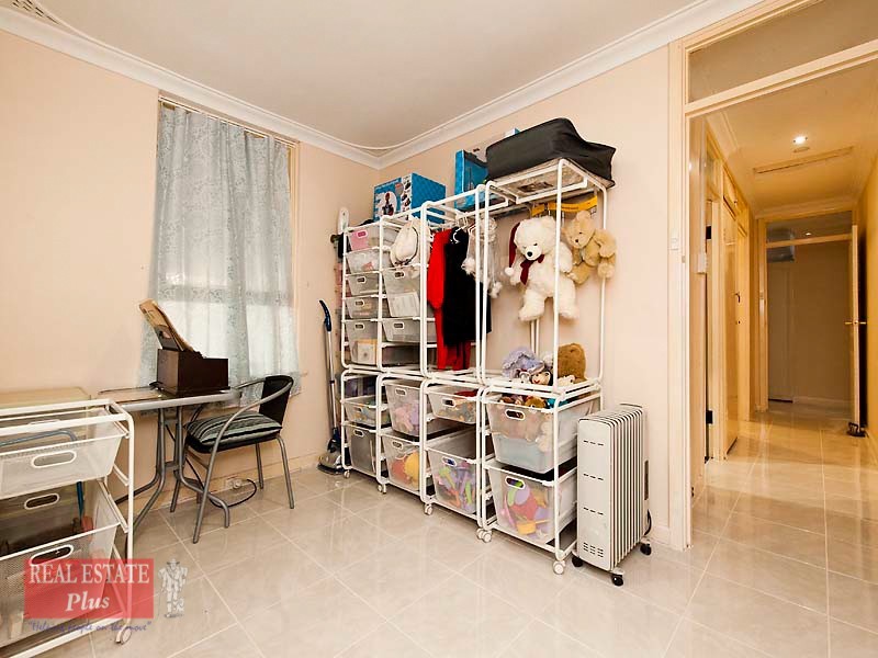 41 Connaught Street, Forrestfield WA 6058