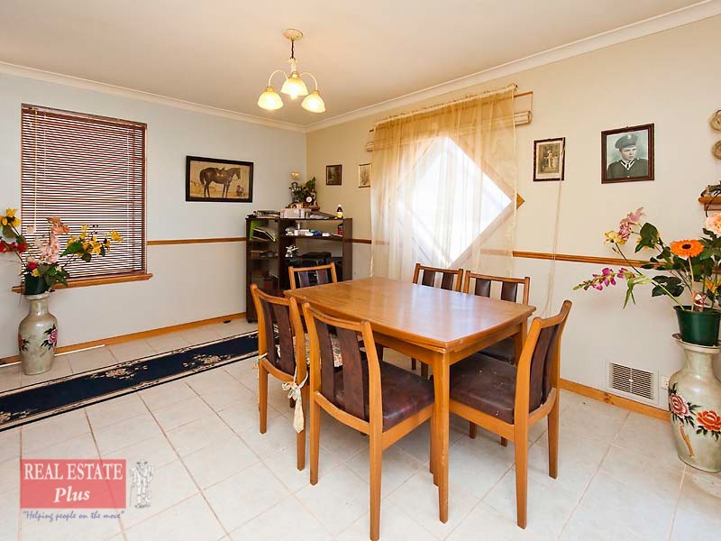 5 Williamson Lane, Stratton WA 6056