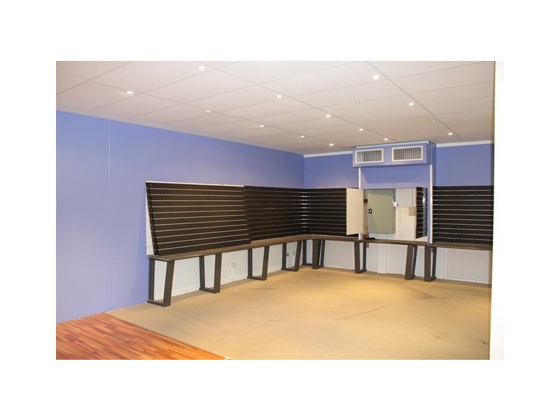 8,1296 Albany Highway, Cannington WA 6107