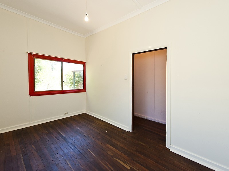 31 Coongan Avenue, Greenmount WA 6056