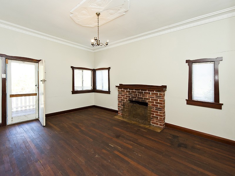 31 Coongan Avenue, Greenmount WA 6056