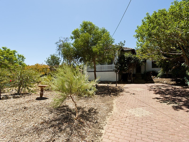 31 Coongan Avenue, Greenmount WA 6056