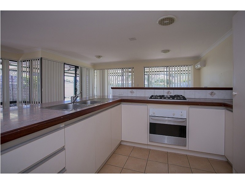 7 Oldenburg Pass, Stratton WA 6056