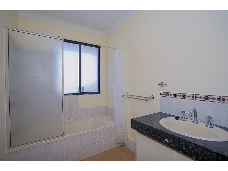 7 Oldenburg Pass, Stratton WA 6056