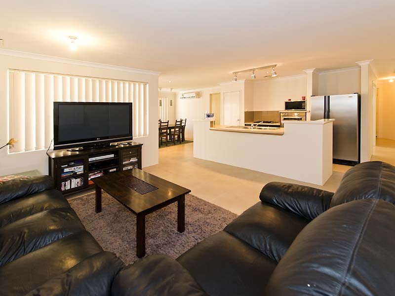 35 Milano Loop, Seville Grove WA 6112