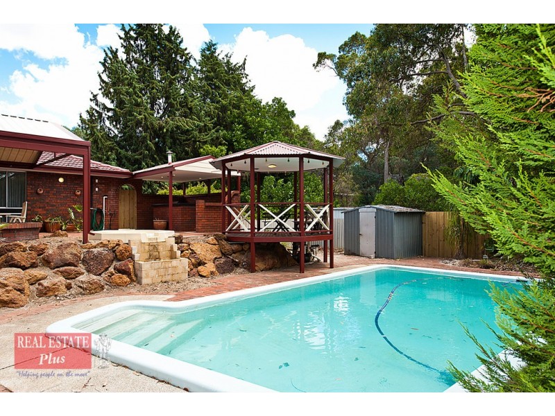 42 Carlisle Road, Kalamunda WA 6076