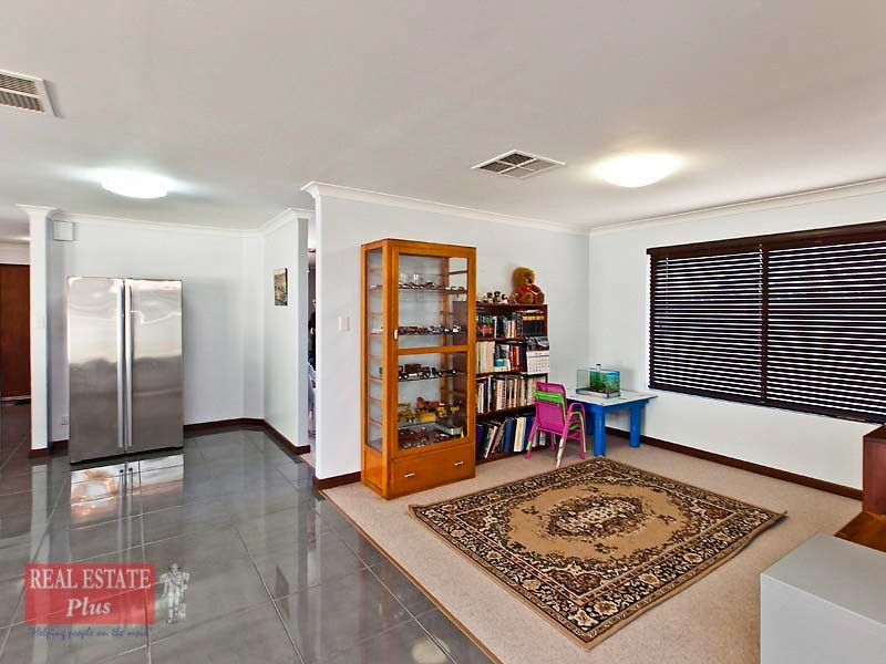 3 Sharpe Way, High Wycombe WA 6057