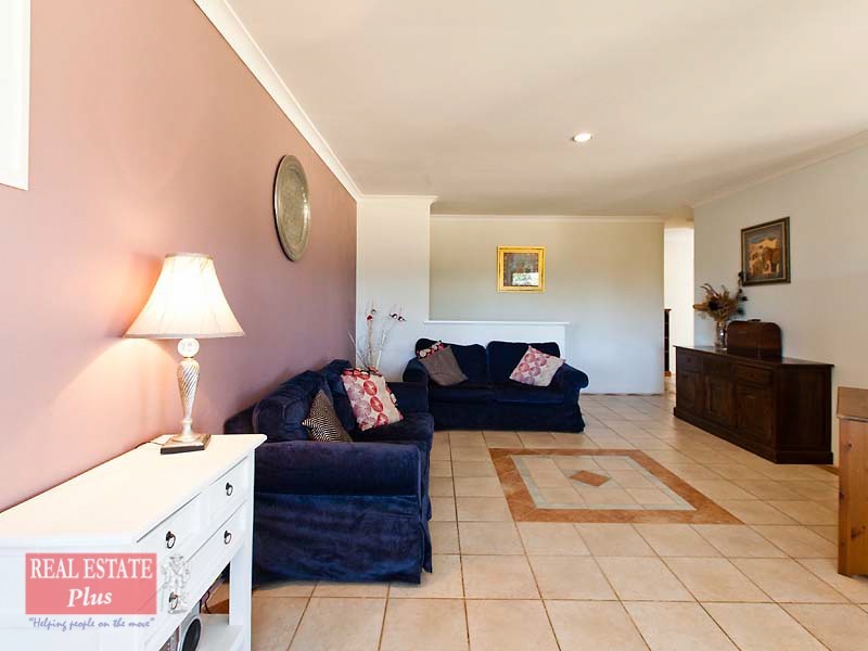 41 Cupello Drive, Swan View WA 6056