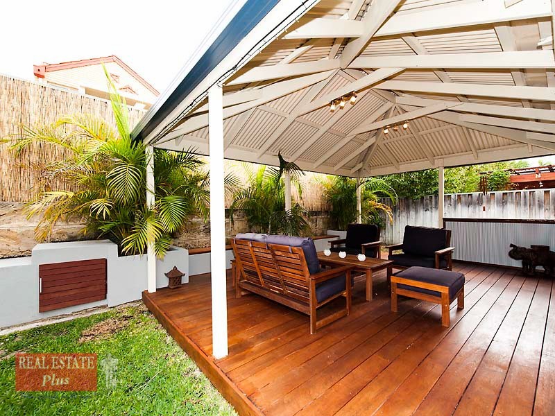 18 Lakefront Circle, The Vines WA 6069