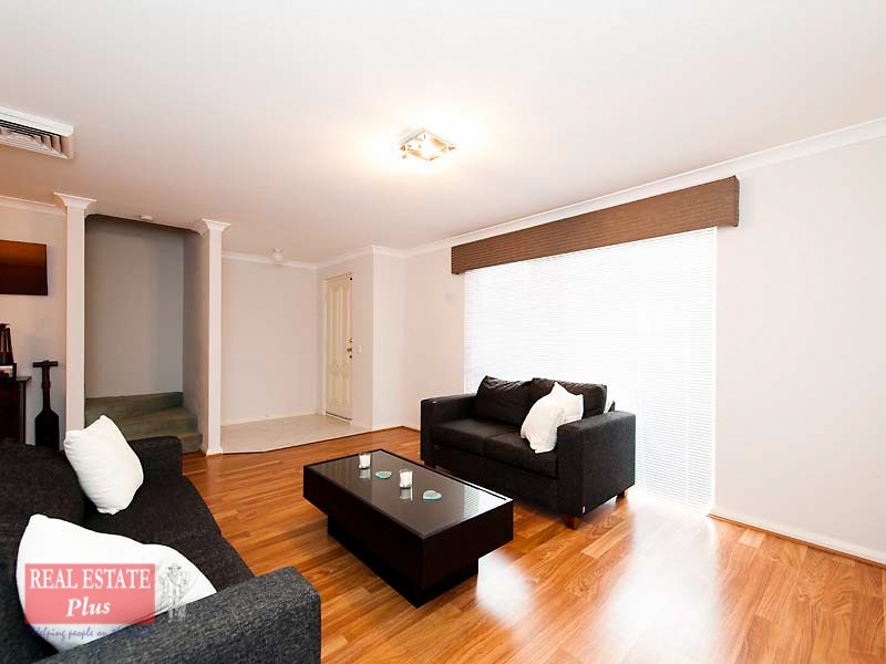 18 Lakefront Circle, The Vines WA 6069