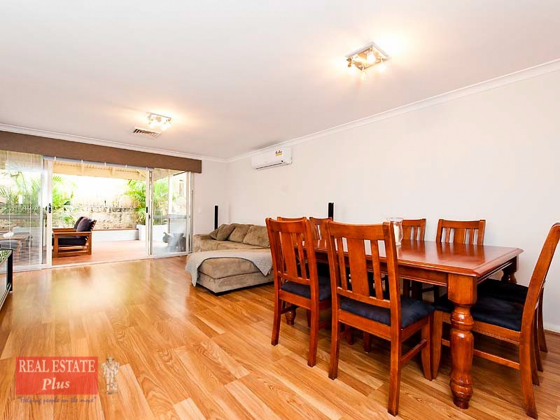 18 Lakefront Circle, The Vines WA 6069