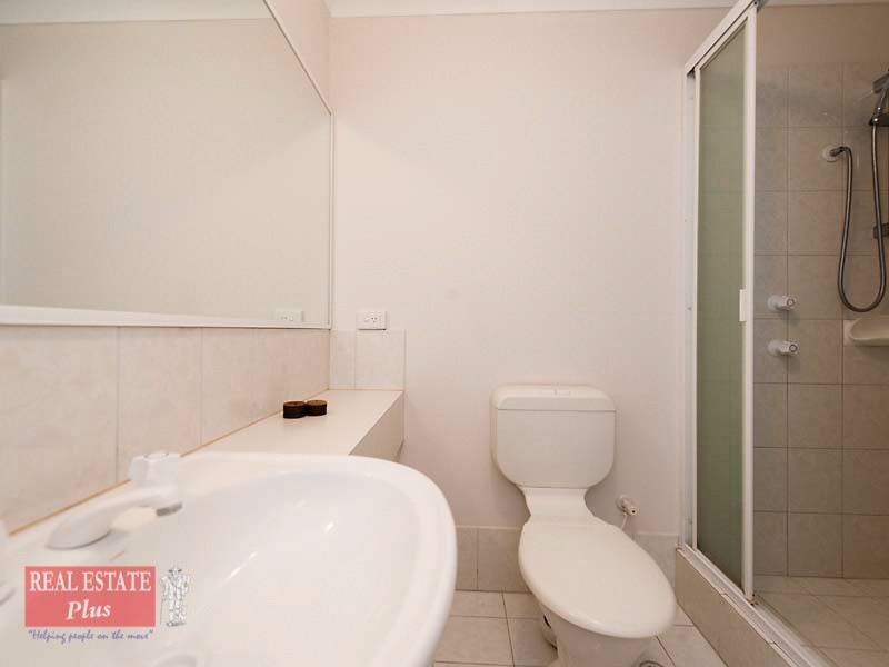 18 Lakefront Circle, The Vines WA 6069