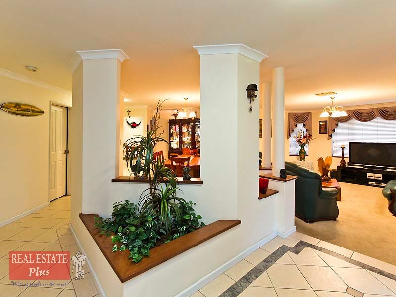 12 Silvereye Close, East Cannington WA 6107
