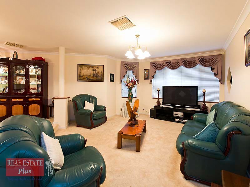12 Silvereye Close, East Cannington WA 6107