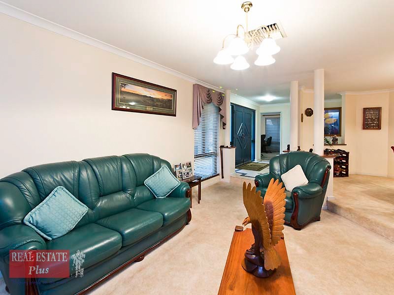 12 Silvereye Close, East Cannington WA 6107