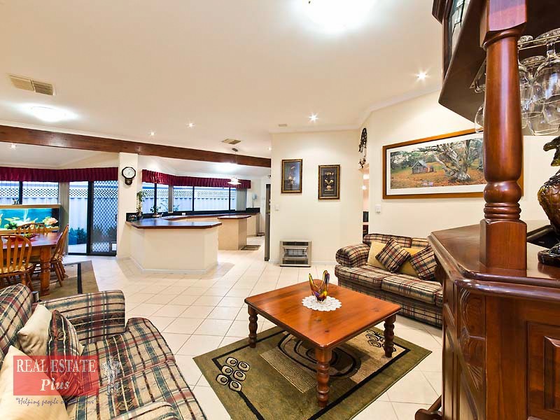 12 Silvereye Close, East Cannington WA 6107