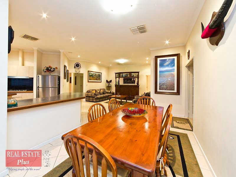 12 Silvereye Close, East Cannington WA 6107