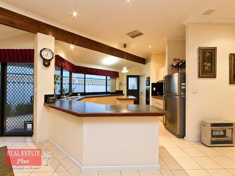 12 Silvereye Close, East Cannington WA 6107