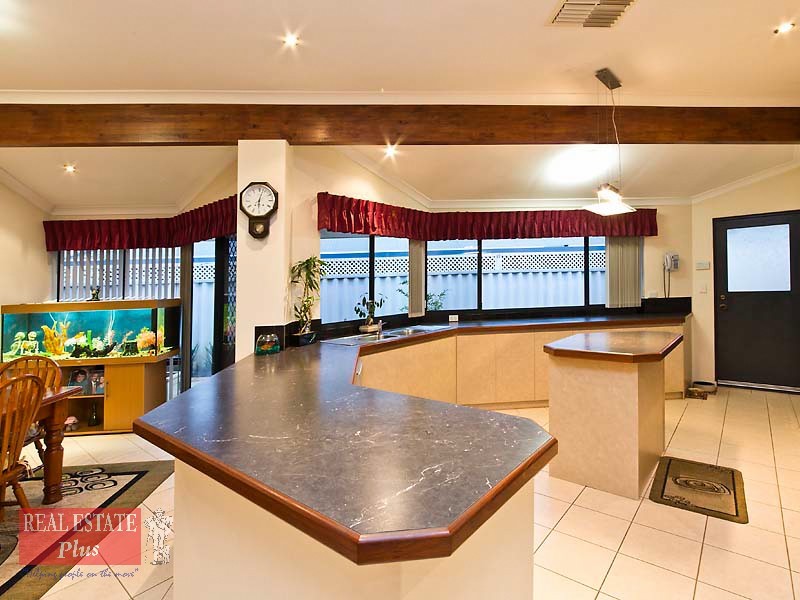 12 Silvereye Close, East Cannington WA 6107