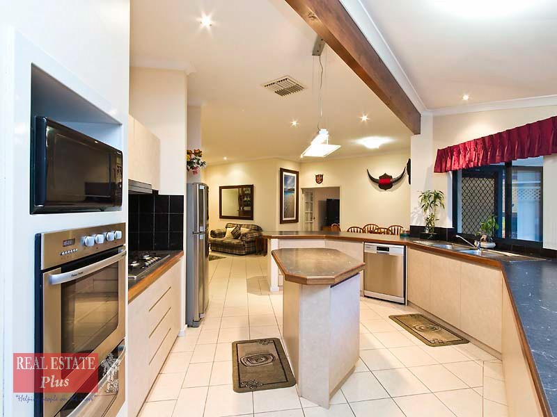 12 Silvereye Close, East Cannington WA 6107