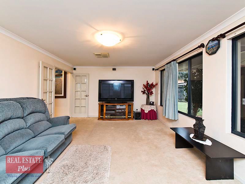12 Silvereye Close, East Cannington WA 6107