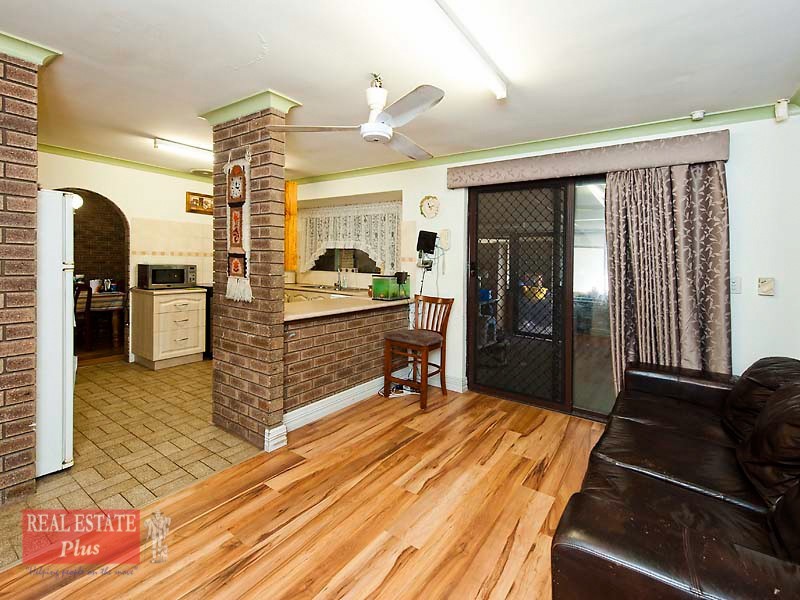 27 Myles Road, Swan View WA 6056