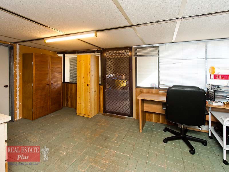 27 Myles Road, Swan View WA 6056