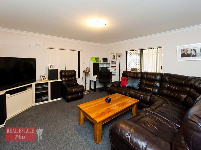 27 Myles Road, Swan View WA 6056