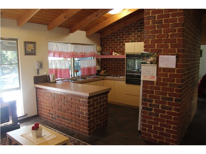 375 Helena Terrace, Sawyers Valley WA 6074