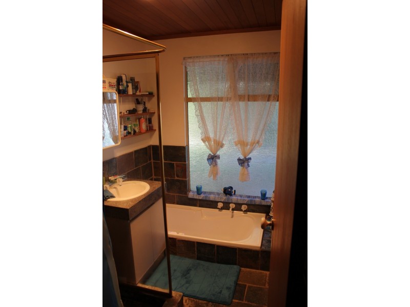 375 Helena Terrace, Sawyers Valley WA 6074