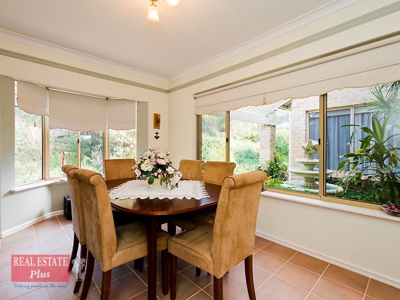 14 Parkway, Swan View WA 6056