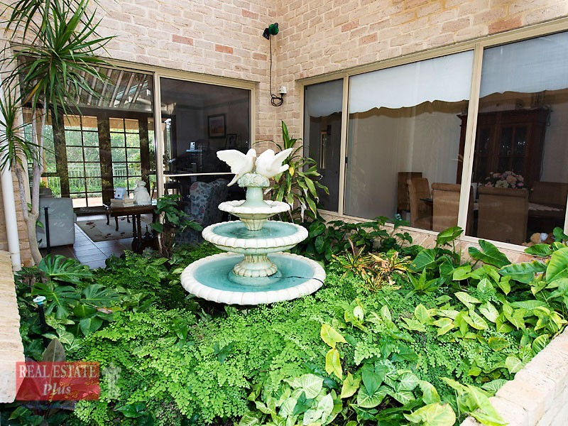 14 Parkway, Swan View WA 6056