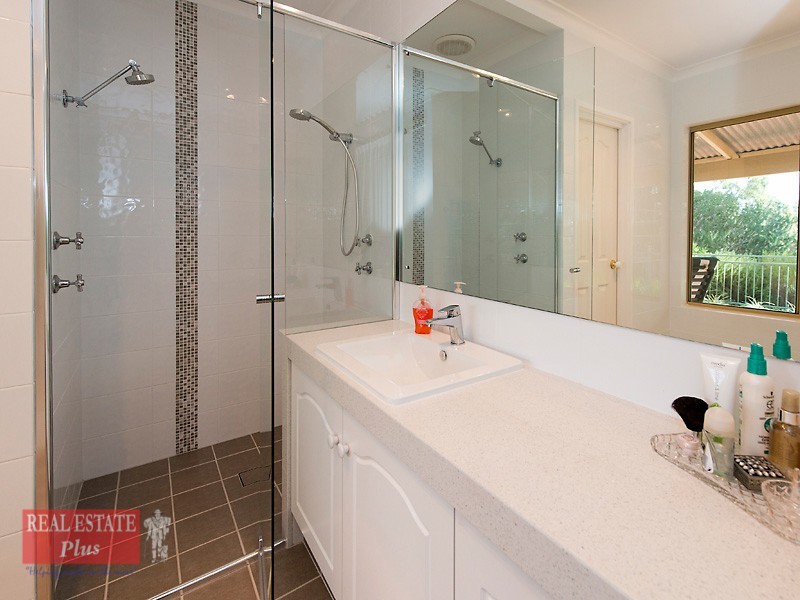 14 Parkway, Swan View WA 6056